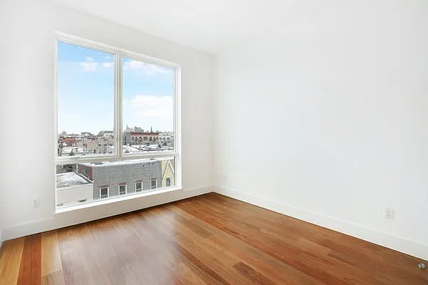 Rented by EXR | media 28