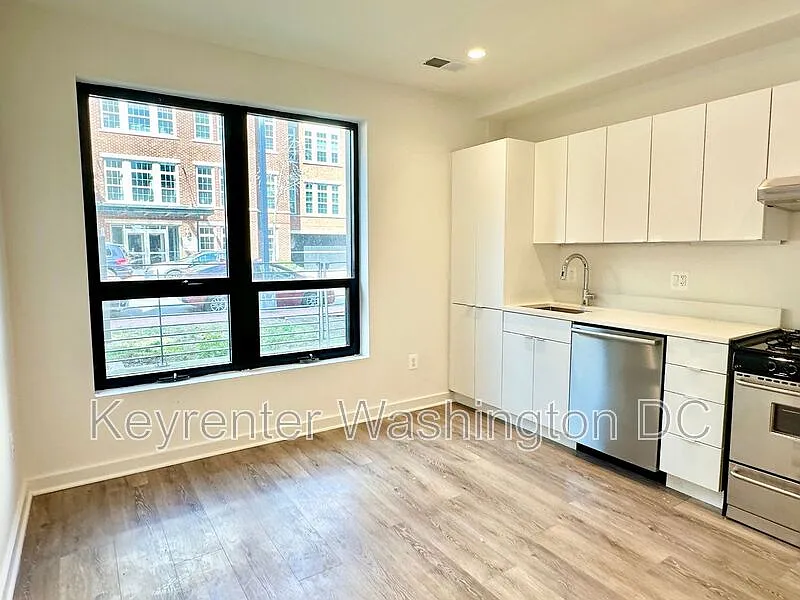 1 bed, 1.0 bath, 441 sqft, $1,750 — Photo 3