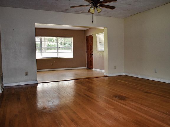 4th image of 117 Hillcrest Dr