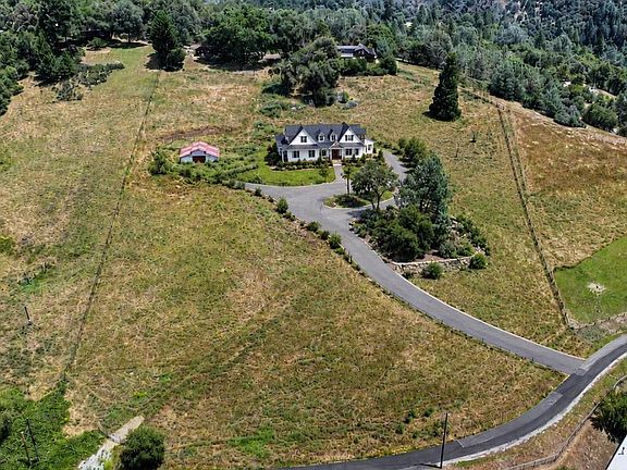 3rd image of 5097 Oak Leaf Cir