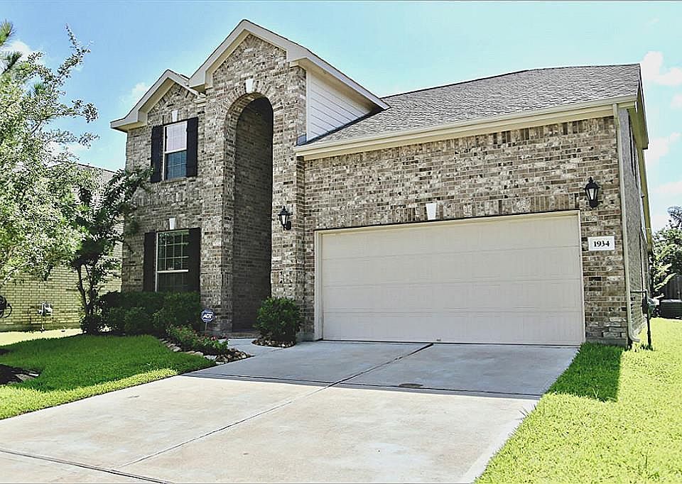 1st image of 1934 Boren Dr