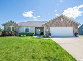 1609 Oak Rdg, Washington, IL 61571