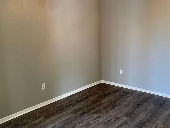 3rd image of 1570 Weyland Dr APT 802