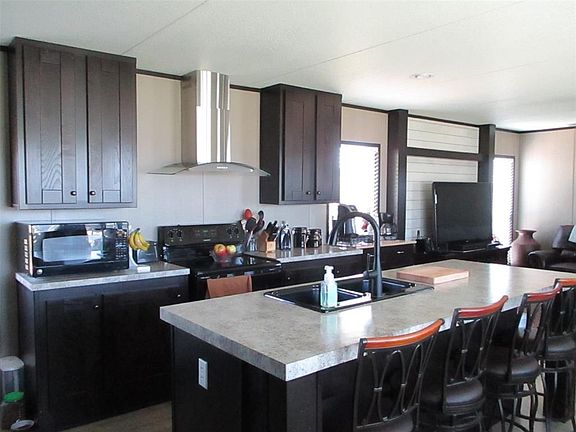 3rd image of 101 Salt Grass Cir