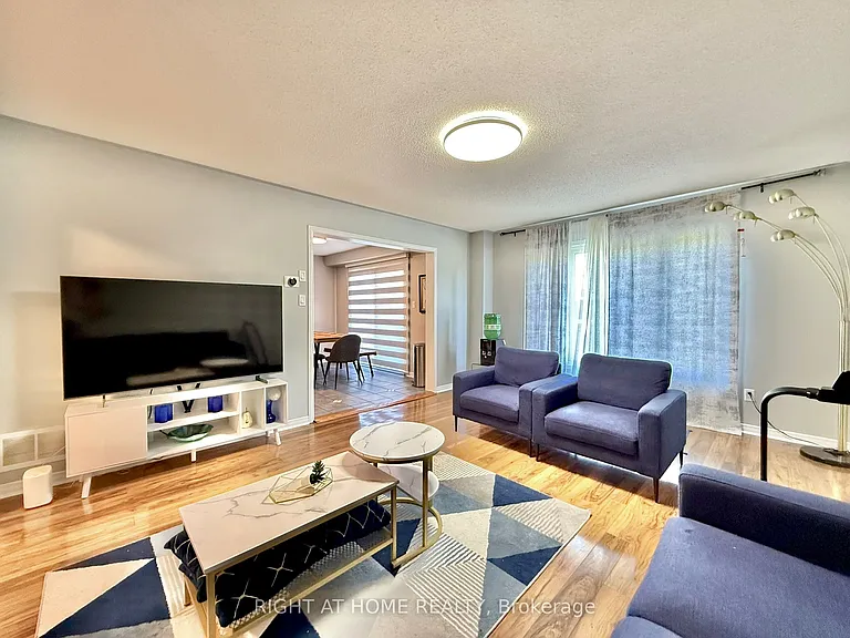 569 Walpole Cres — Photo 4