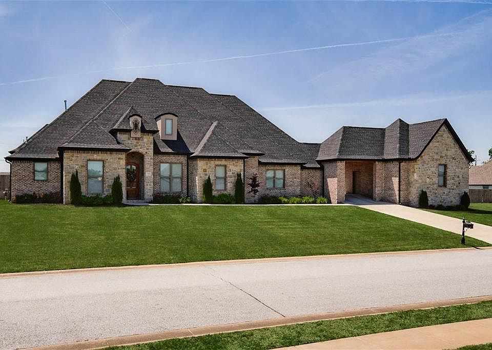 1st image of 1405 Blackwood Way