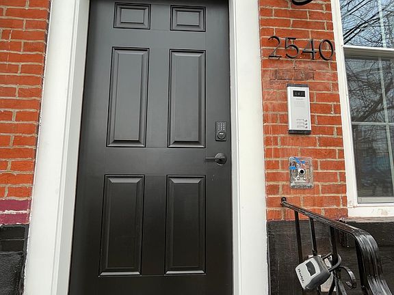 2nd image of 2540 W Girard Ave #3