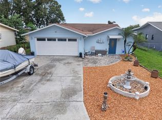 604 Memorial Dr, Sebring, FL 33870