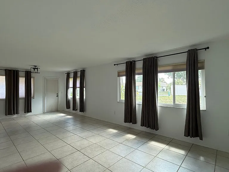 5451 Riverbluff Cir #V-69 — Photo 7