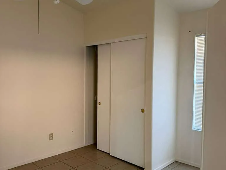 1181 W Chicago St — Photo 29