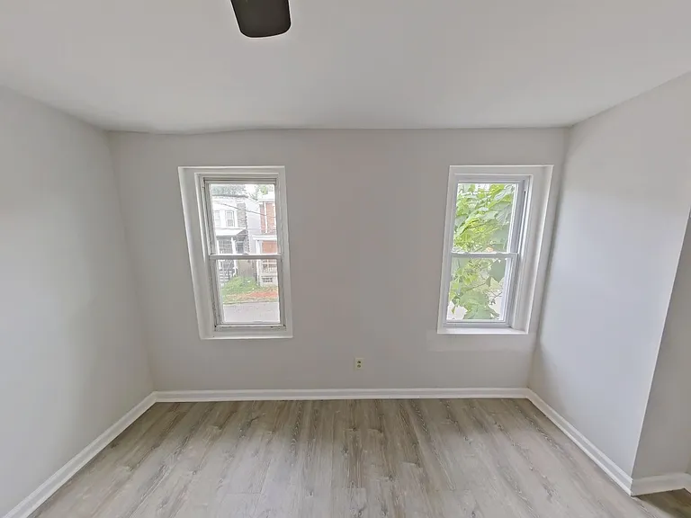 868 E Locust Ave — Photo 6