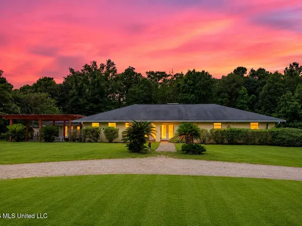 13239 Old Woolmarket Rd, Biloxi, MS 39532