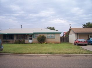 1904 W 20th St, Plainview, TX 79072