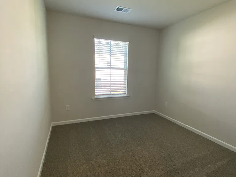 105 Lowland Dr — Photo 14