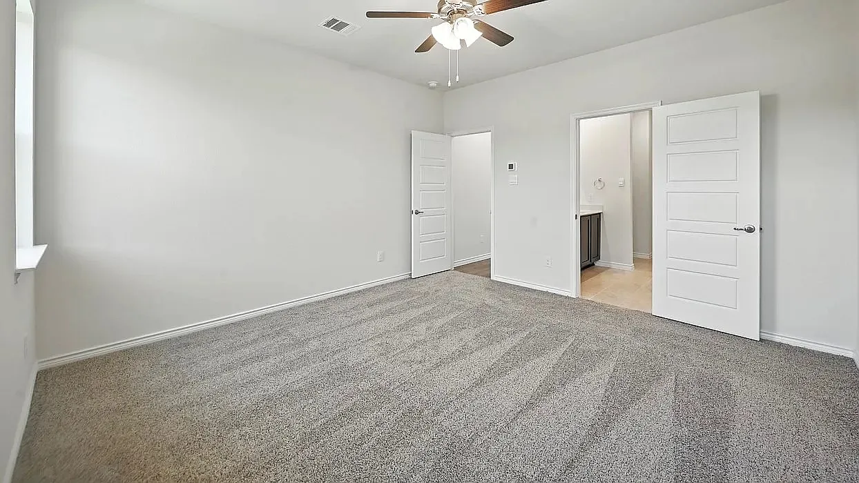 4 bed, 2988 sqft, $3,285 — Photo 4