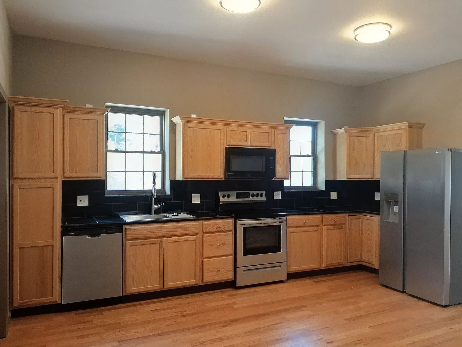 2 bed, 2200 sqft, $1,490 — Photo 3
