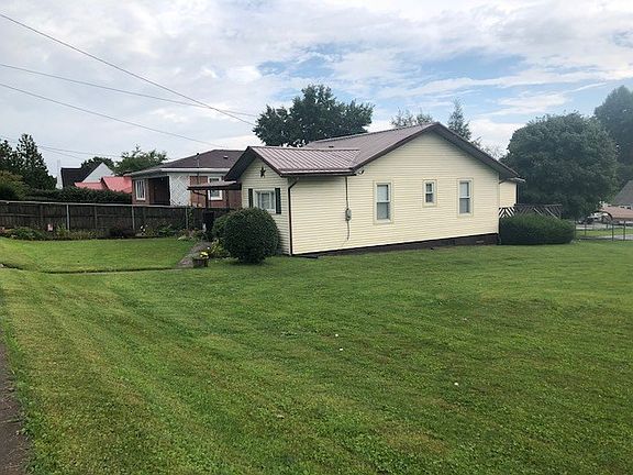 3rd image of 635 Summerlee Ave