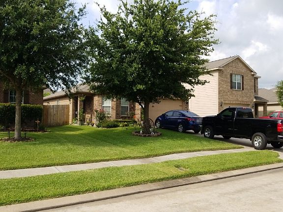 3rd image of 26923 Graybill Ct