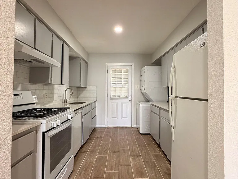 604 Gaylor St #B — Photo 3