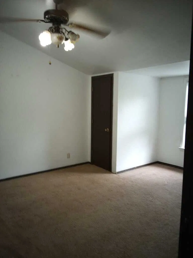 2 bed, $900 — Photo 4