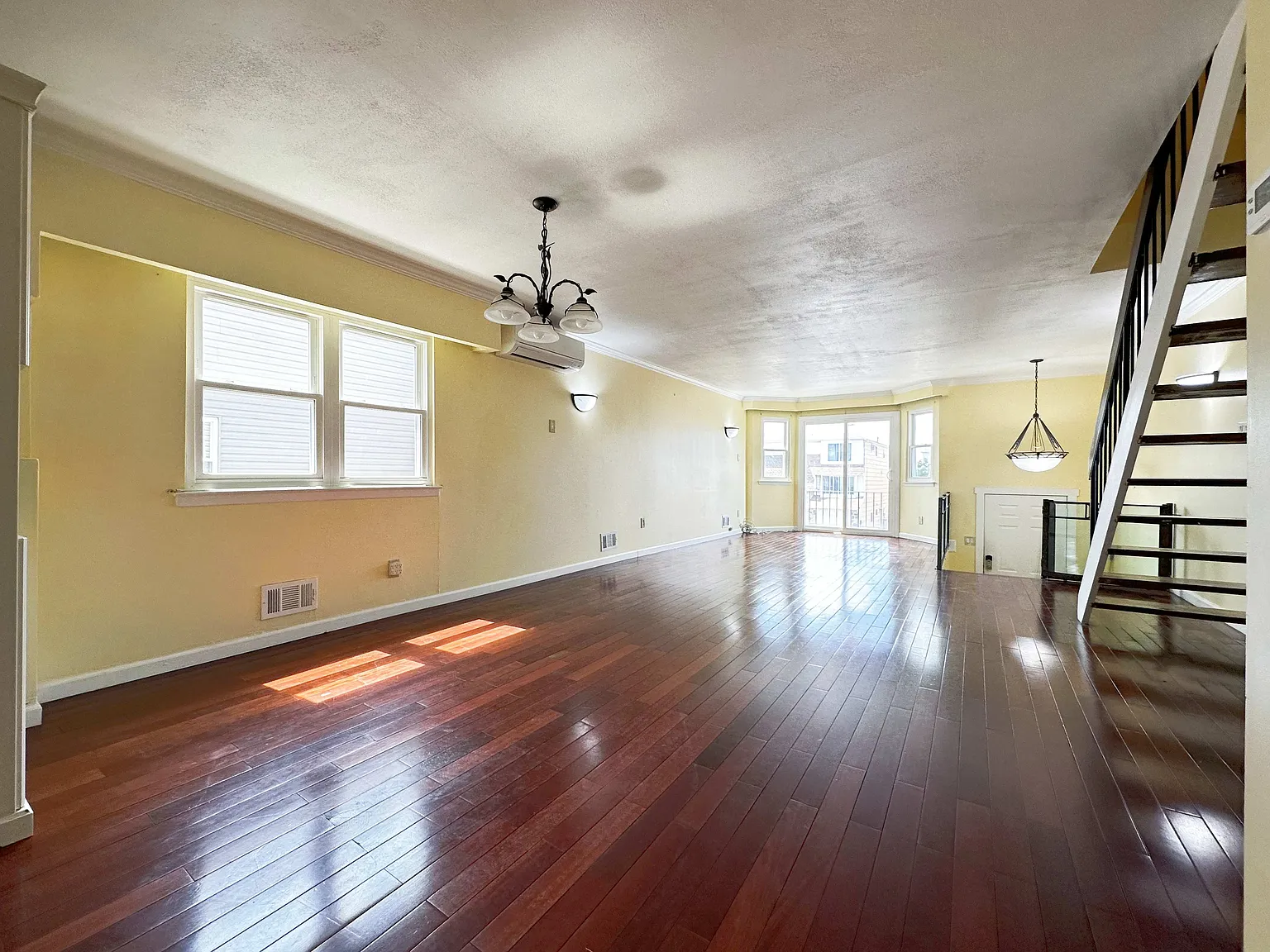 3 bed, 1.5 bath, $3,200 — Photo 4