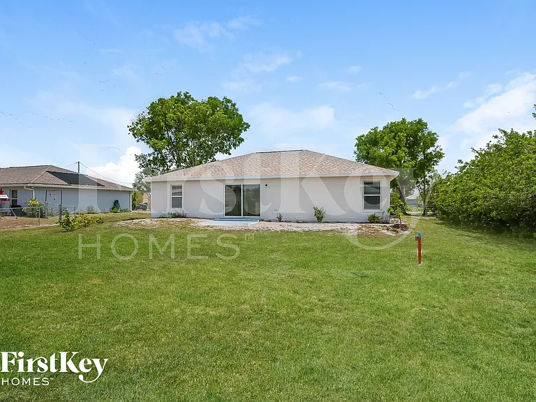 215 Mossrosse St — Photo 15