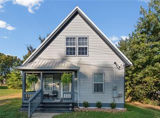 302 N Shaw St, Richmond, MO 64085