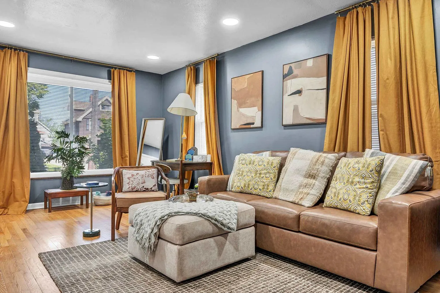 2 bed, 1.0 bath, 2077 sqft, $3,019 — Photo 1