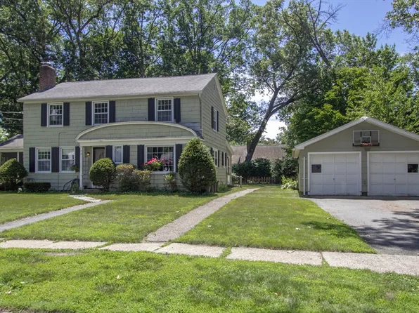 75 Bennington St, Springfield, MA 01108