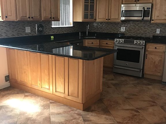 5th image of 216 Kelly Blvd #2FL