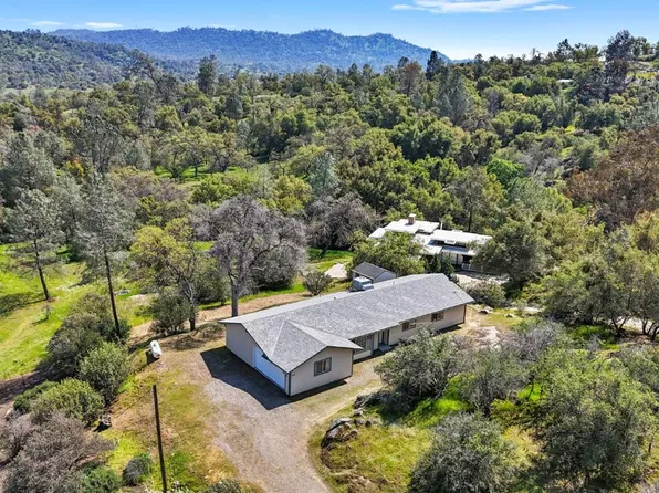 29945 Tioga Dr, Coarsegold, CA 93614