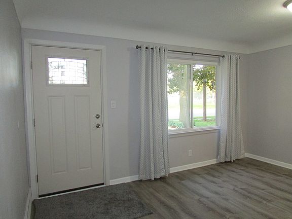 4th image of 8231 Ingalls St