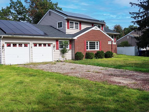 2nd image of 32 Morningside Dr