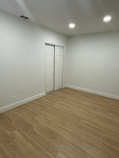 2 bed, 850 sqft, $2,400 — Photo 3