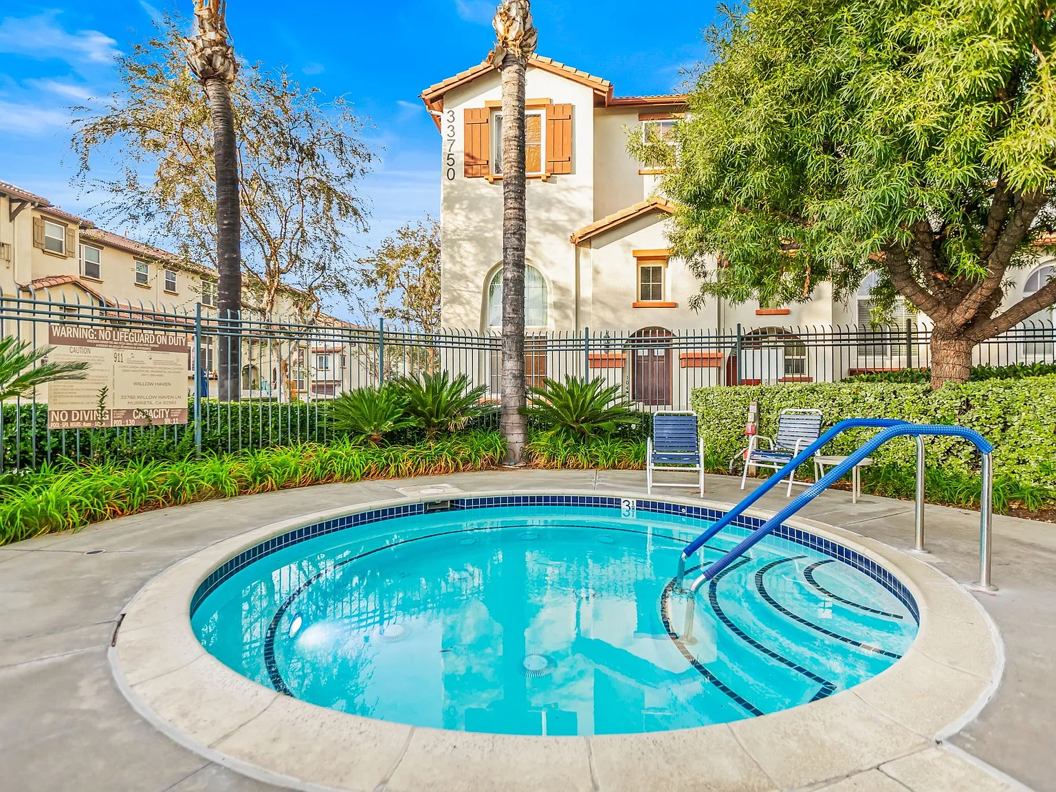 4 bed, 1976 sqft, $1,200 — Photo 1