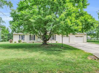 107 W 3rd St, Broadlands, IL