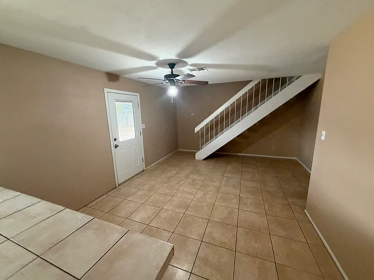 7979 W Devonshire Ave — Photo 6