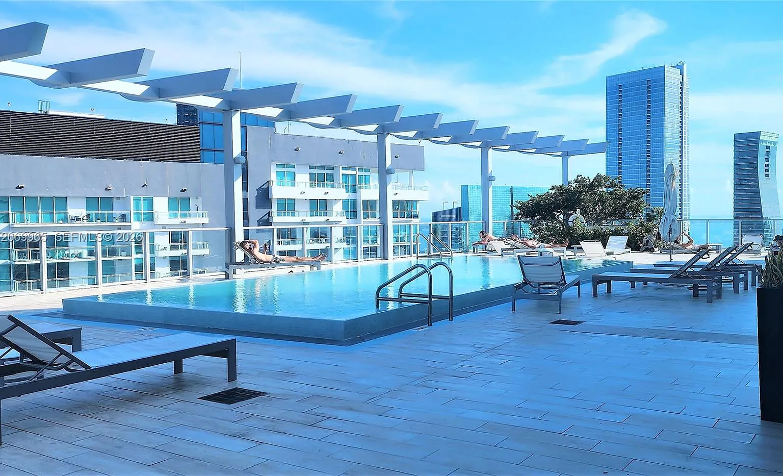 1100 Millecento Residence — Photo 1