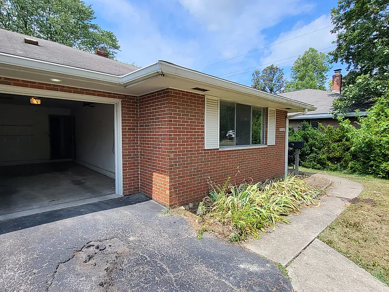 4365 Glenmawr Ave — Photo 3