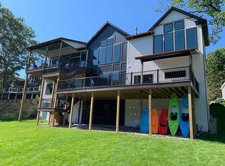 16122 Norfolk Dr, Spring Lake, MI 49456