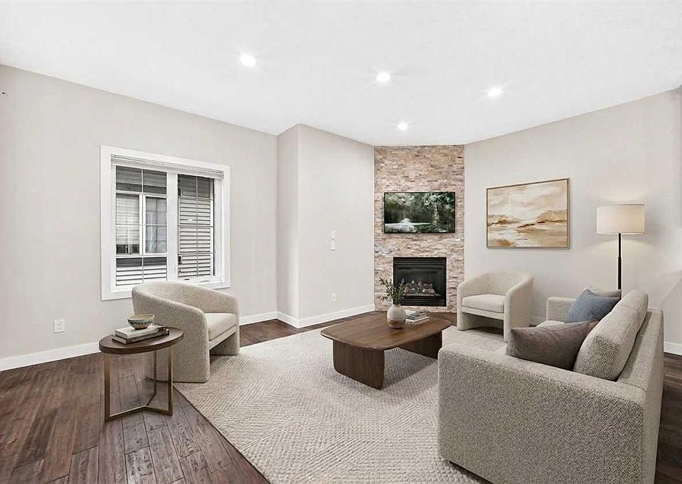 1st image of 309 E 15th Ave NE #2