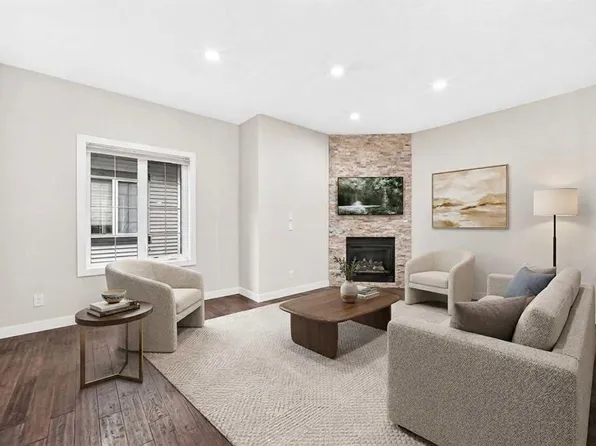 309 E 15th Ave NE #2, Calgary, AB T2E 1H3