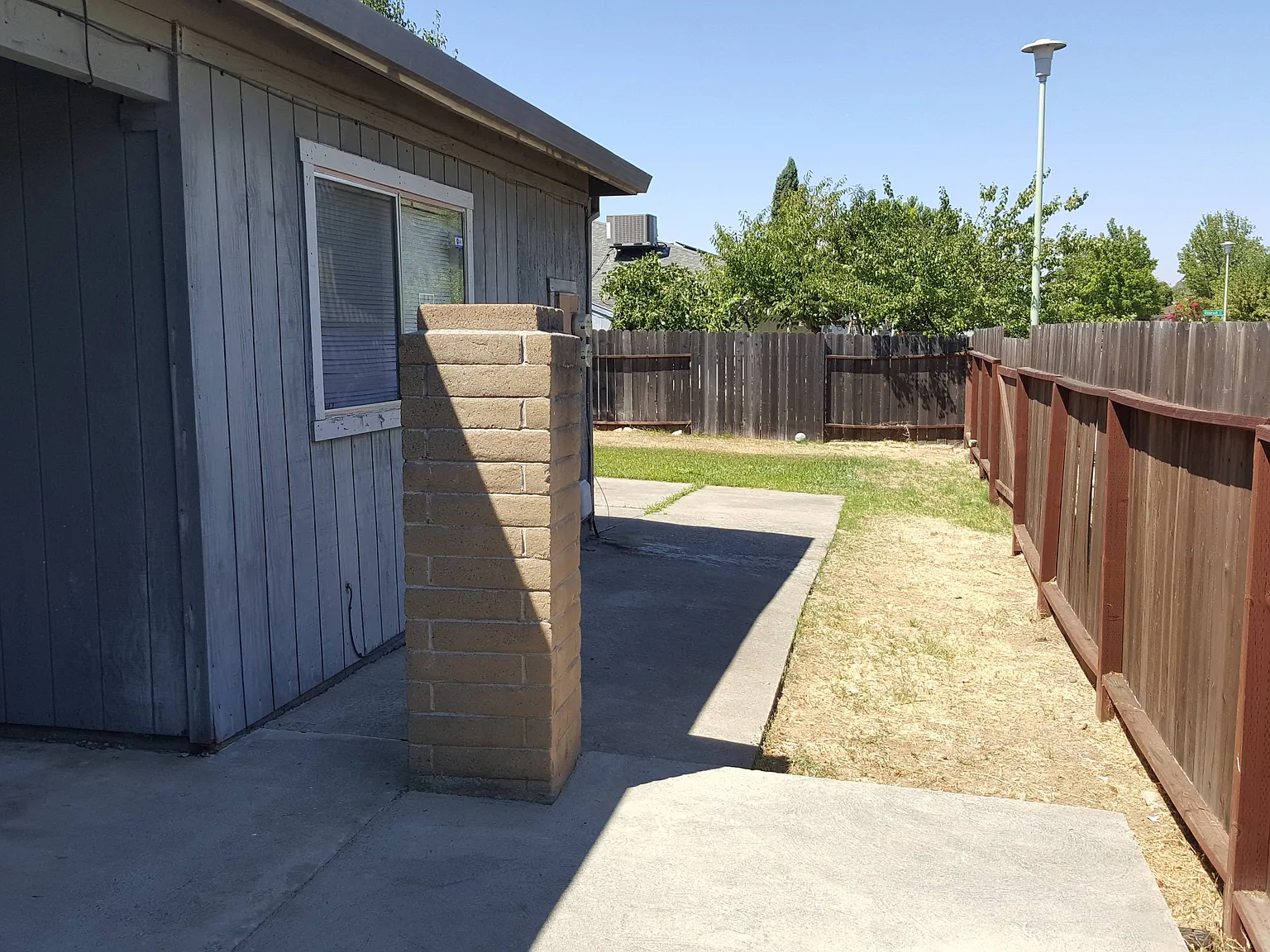 2 bed, 1000 sqft, $1,800 — Photo 2