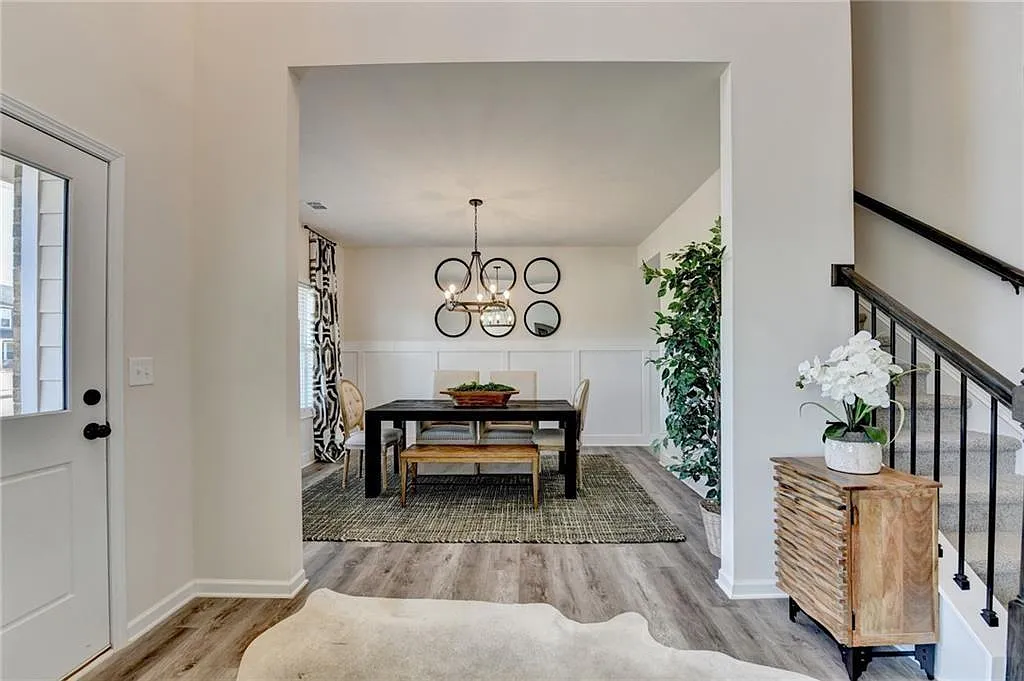5 bed, 3.0 bath, 3150 sqft, $2,675 — Photo 3