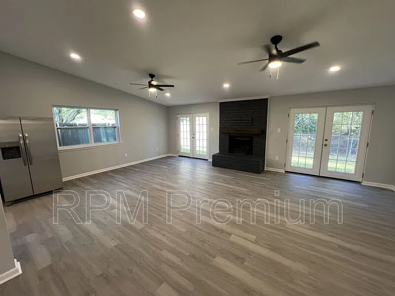 8803 Orleans Dr — Photo 7