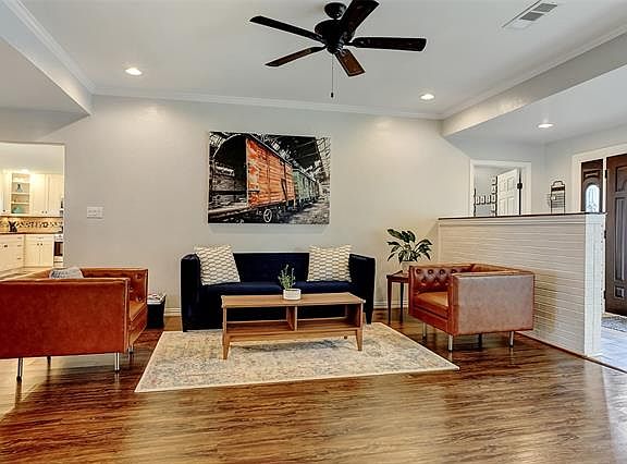 3rd image of 802 Inwood Dr