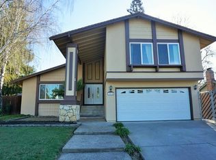 3015 Heirloom Way, Sacramento, CA 95826