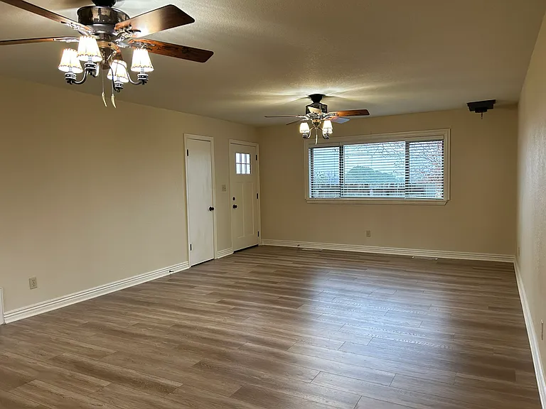 3252 N Old Wire Rd — Photo 4
