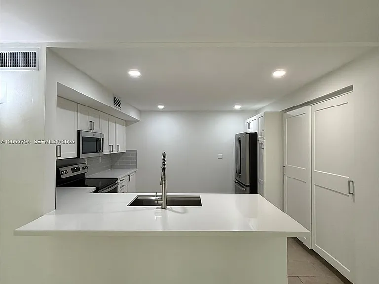 10672 SW 79th Ter — Photo 5