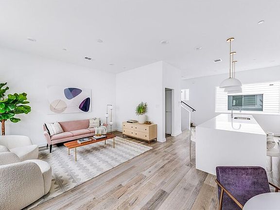4th image of 5026 Bryan St #402